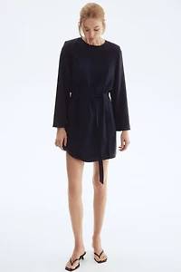 Robe avec ceinture à nouer