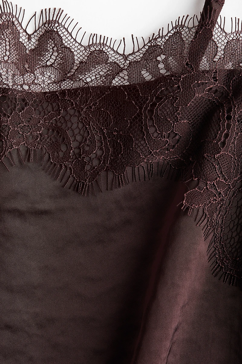 Robe combinaison avec dentelle