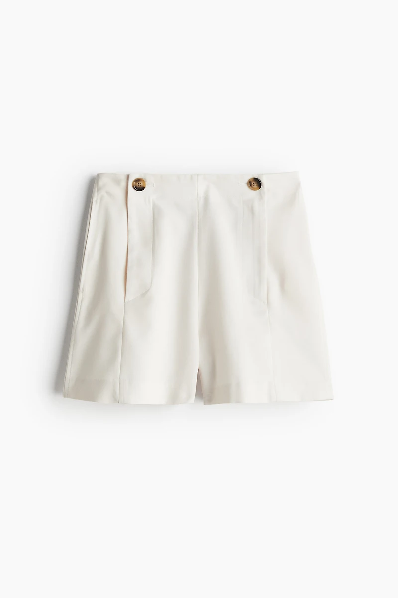 Short à boutons