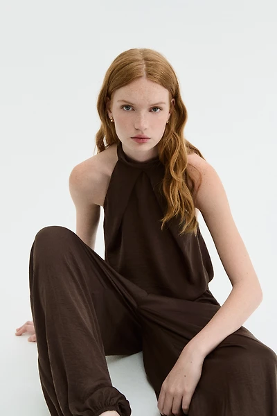 Haut dos nu en satin