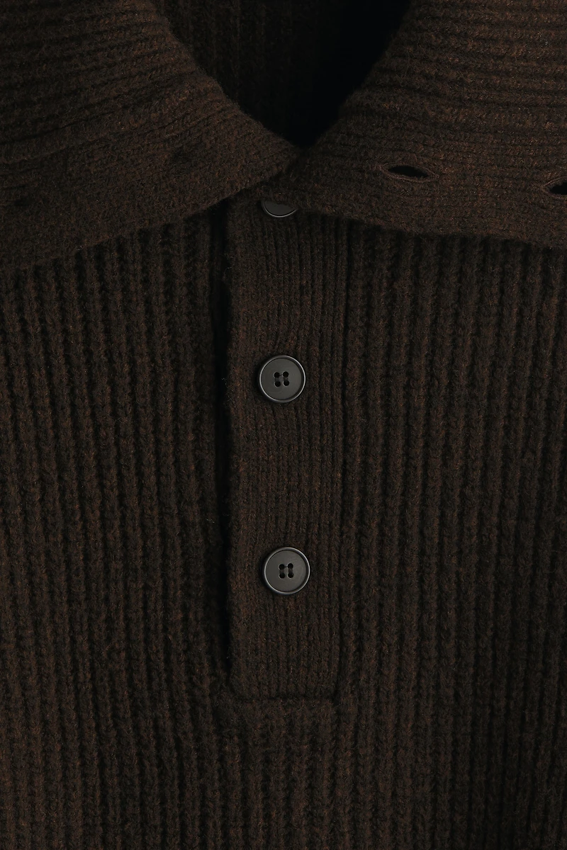 Loose-Fit Rib-Knit Sweater