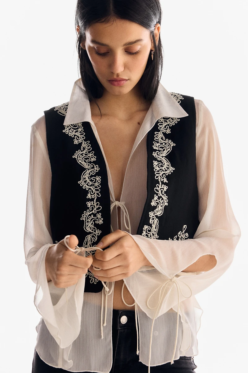 Veste sans manches brodée