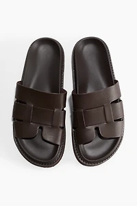 Sandales façon claquettes