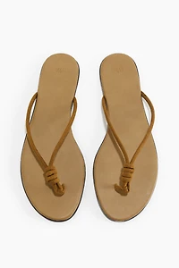 Sandales plates avec détail noué