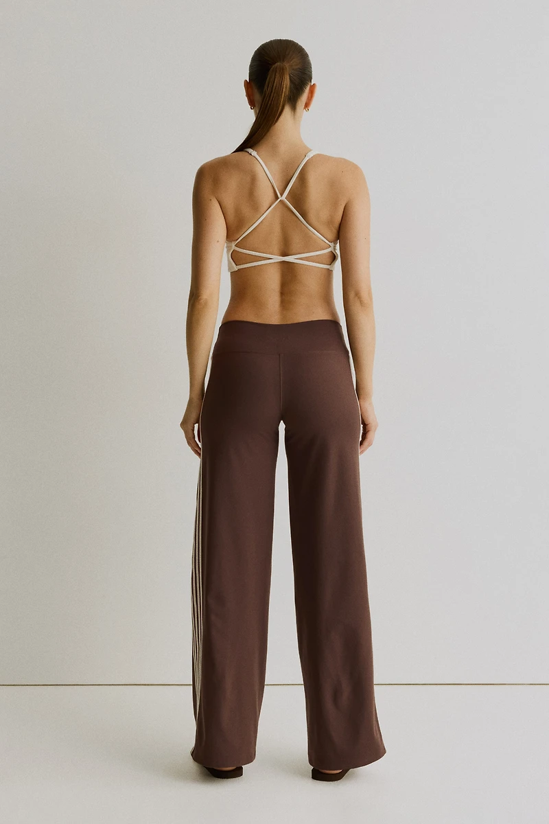 Wide-Leg Sports Leggings with SoftMove™