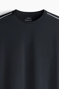 T-shirt de course coupe classique avec DryMove™