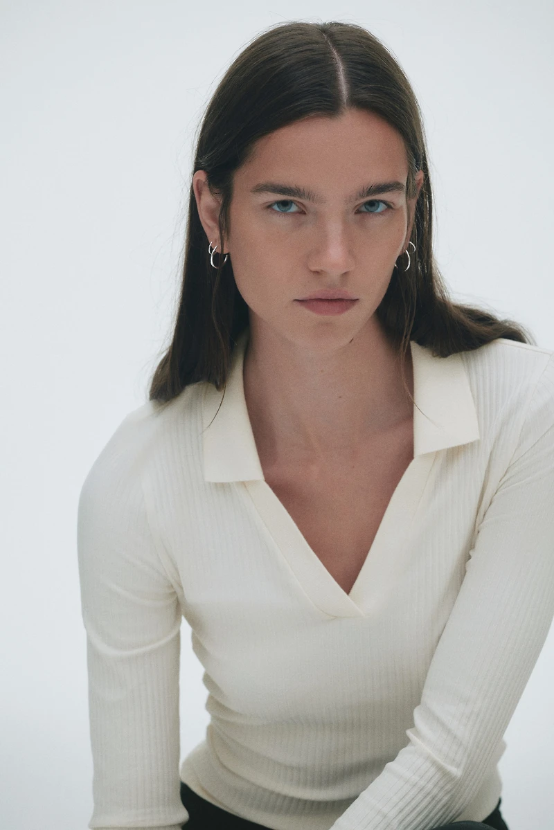 Haut côtelé avec col