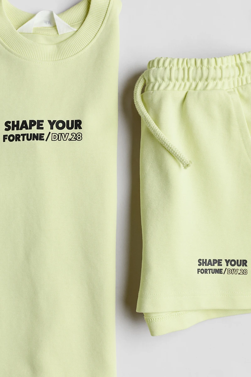 2-Piece T-Shirt and Sweatshorts Set