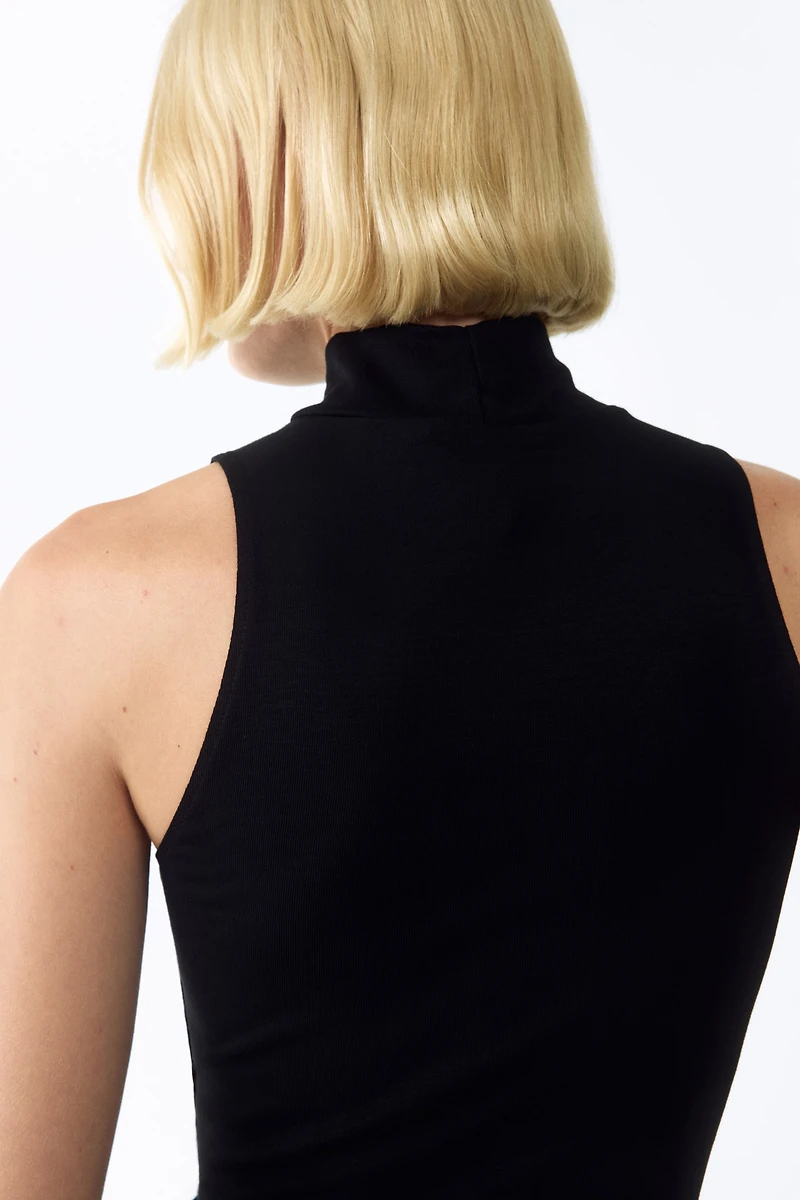 Ribbed turtleneck top