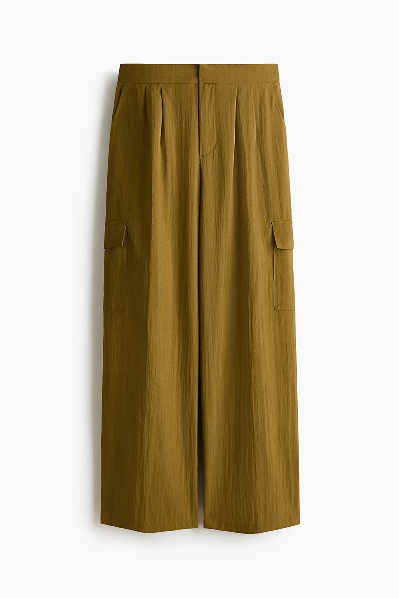Wide-Leg Cargo Pants