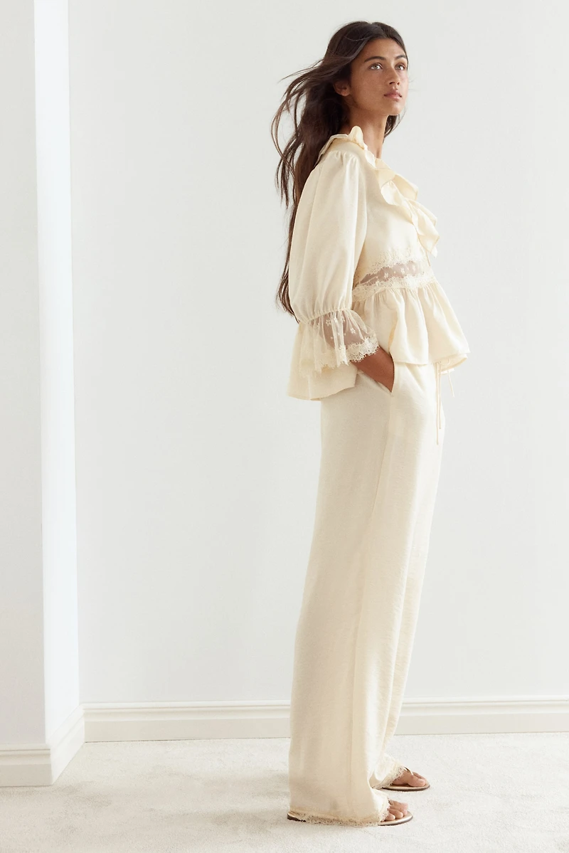 Blouse avec dentelle