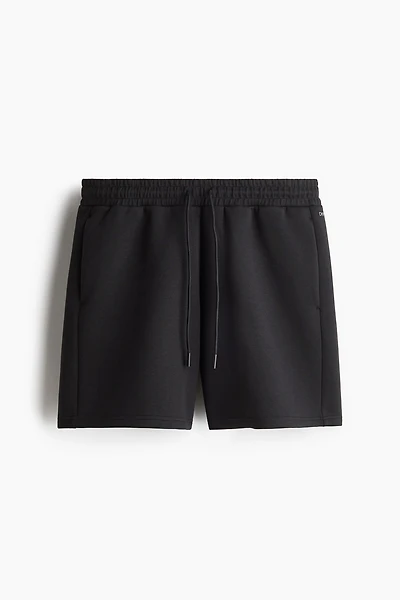Mid-Length Sports Shorts with DryMove™