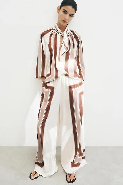 Pantalon à cordon en satin