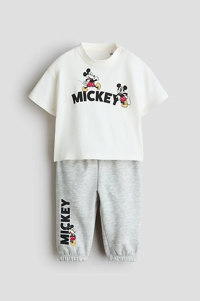 2-Piece T-Shirt and Joggers Set