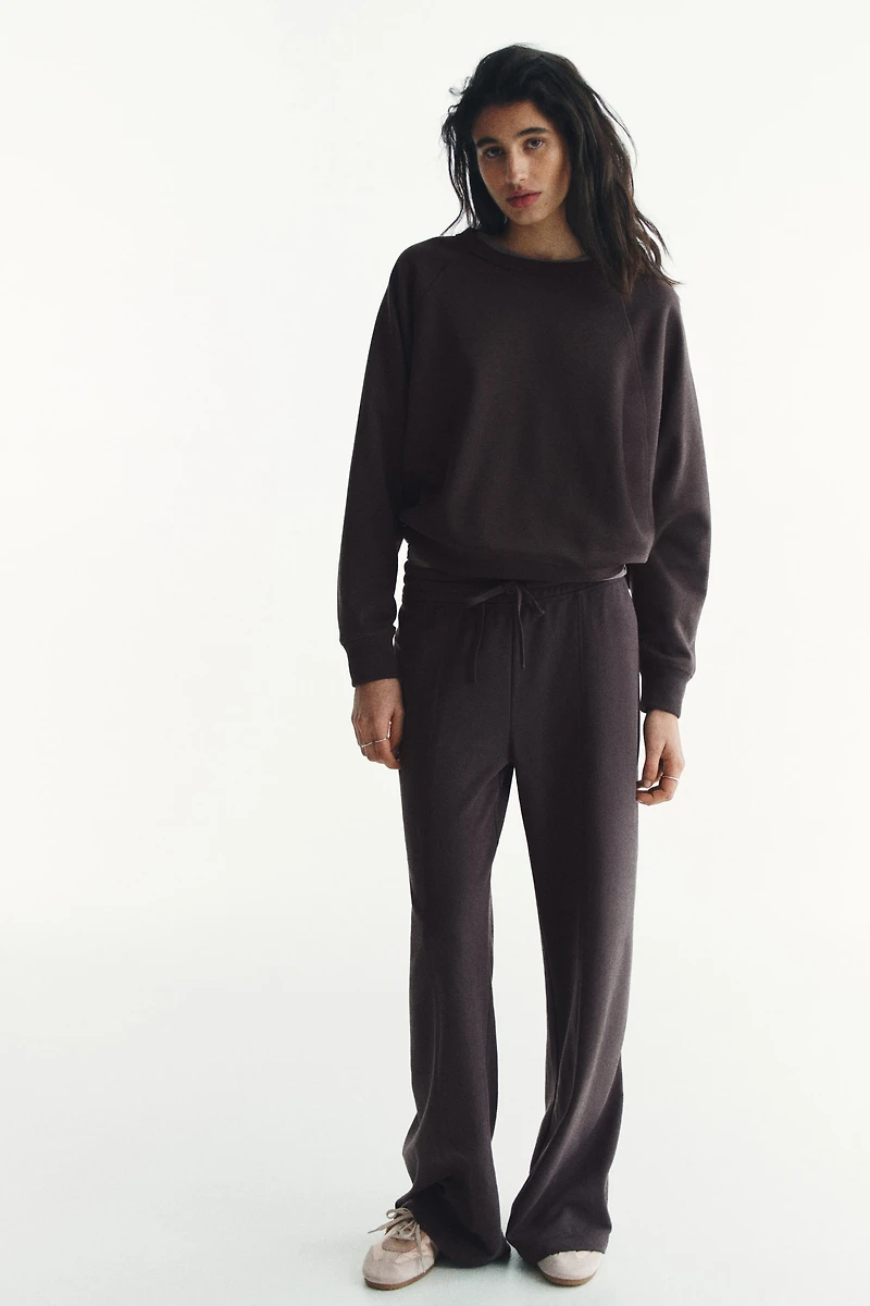 Raglan-Sleeved Sweatshirt