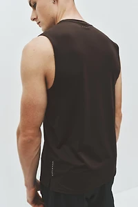 Muscle Fit Sports Tank Top with CoolMove™