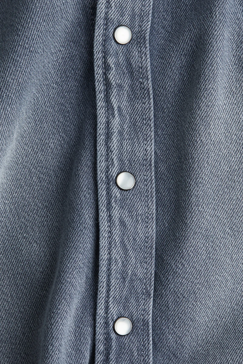 Chemise en denim doux comme la plume