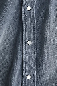 Chemise en denim doux comme la plume