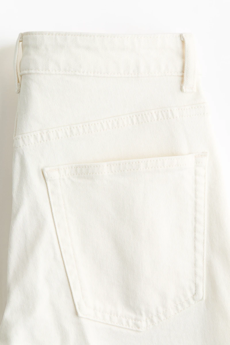 Jean droit près du corps taille haute