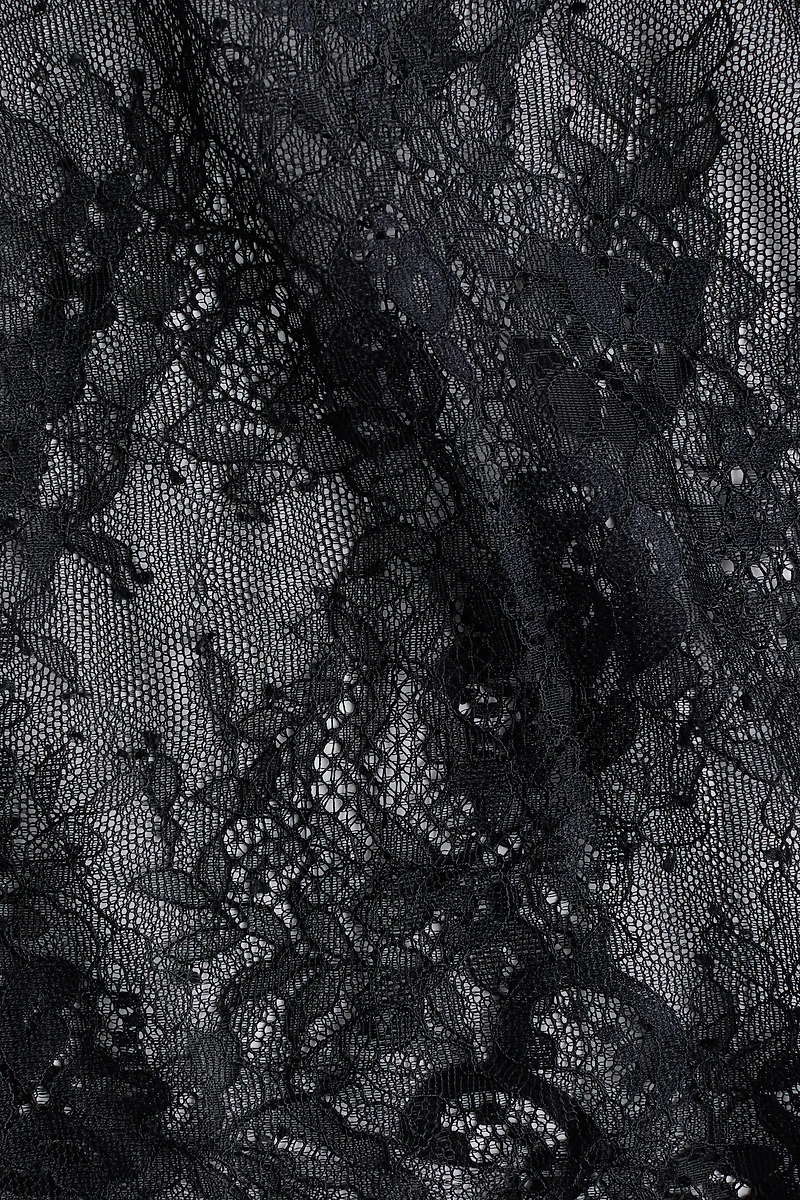 Haut court en dentelle