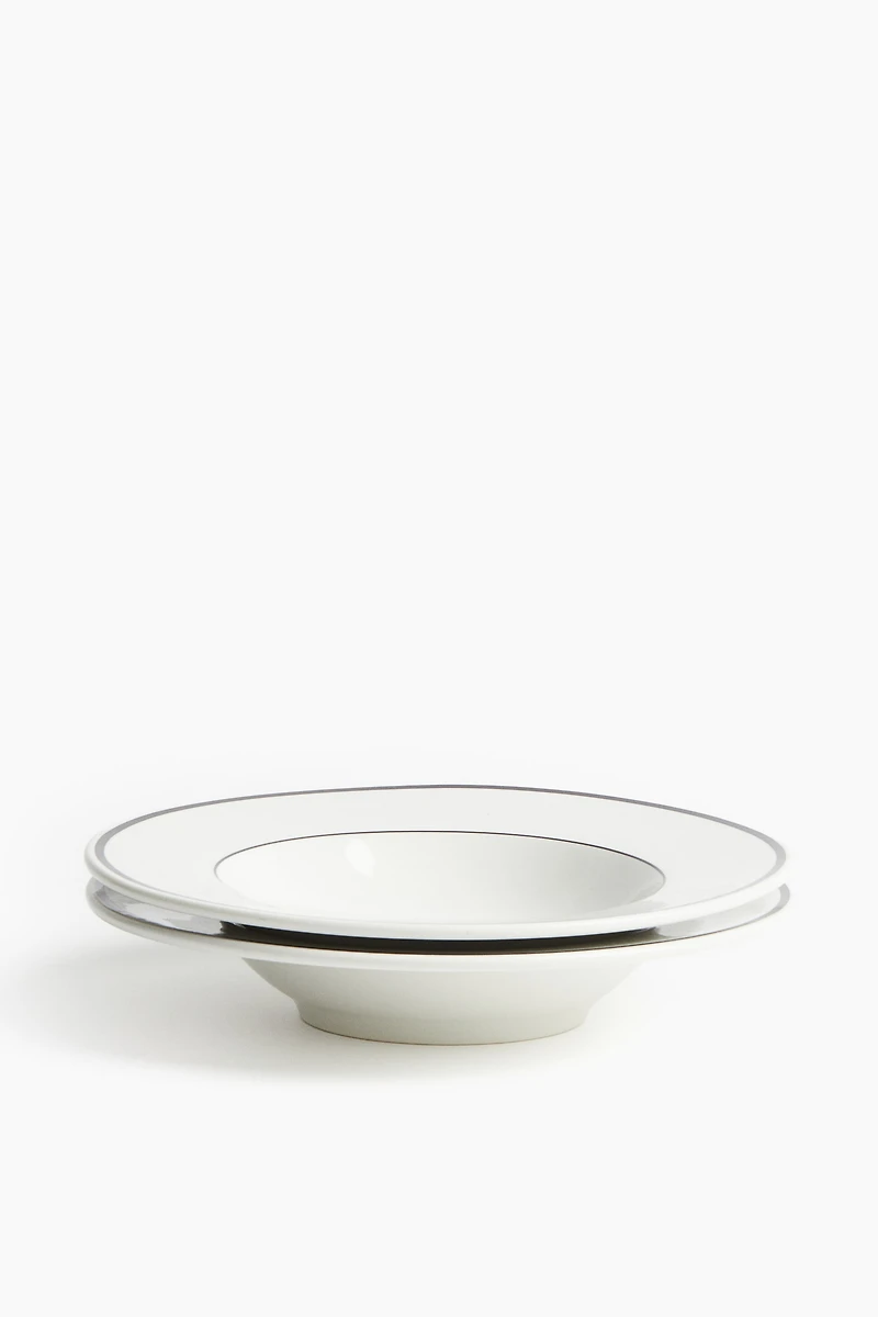 Lot de 2 assiettes creuses en porcelaine