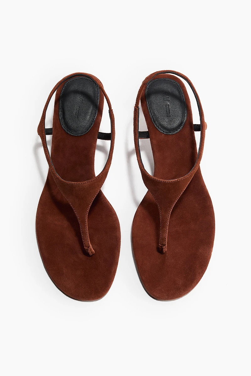 Sandales à talon en cuir velours