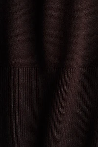 Haut asymétrique en fin tricot