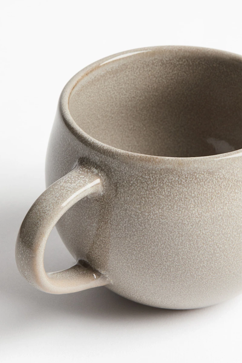 Tasse en grès cérame avec glaçure réactive