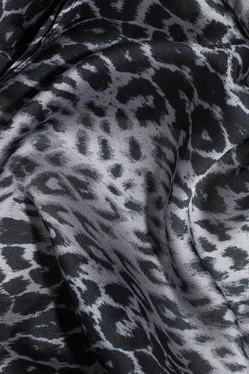 Diamond-Shaped Scarf