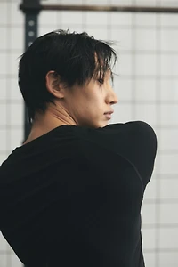 Muscle Fit Sports T-Shirt with DryMove™