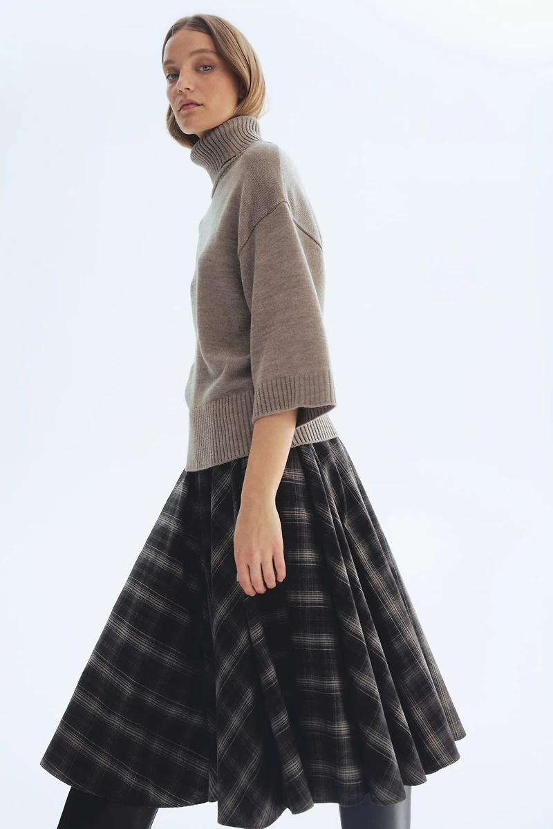 Chandail à col roulé en fin tricot doux