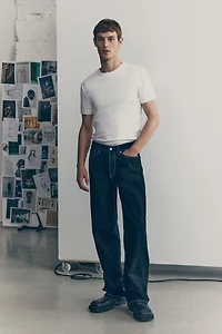 Loose-Fit Twisted Jeans