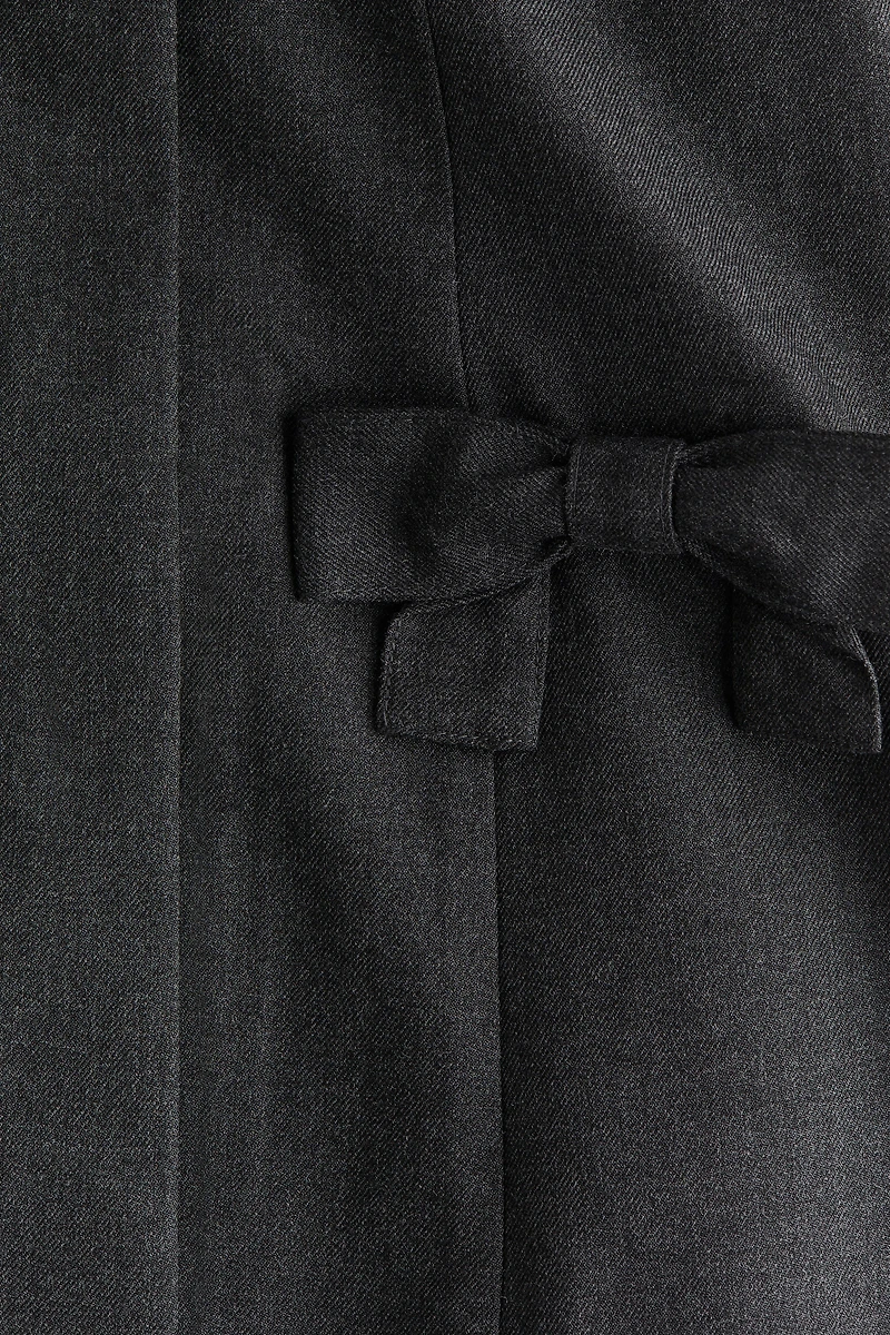 Robe en sergé avec boucles