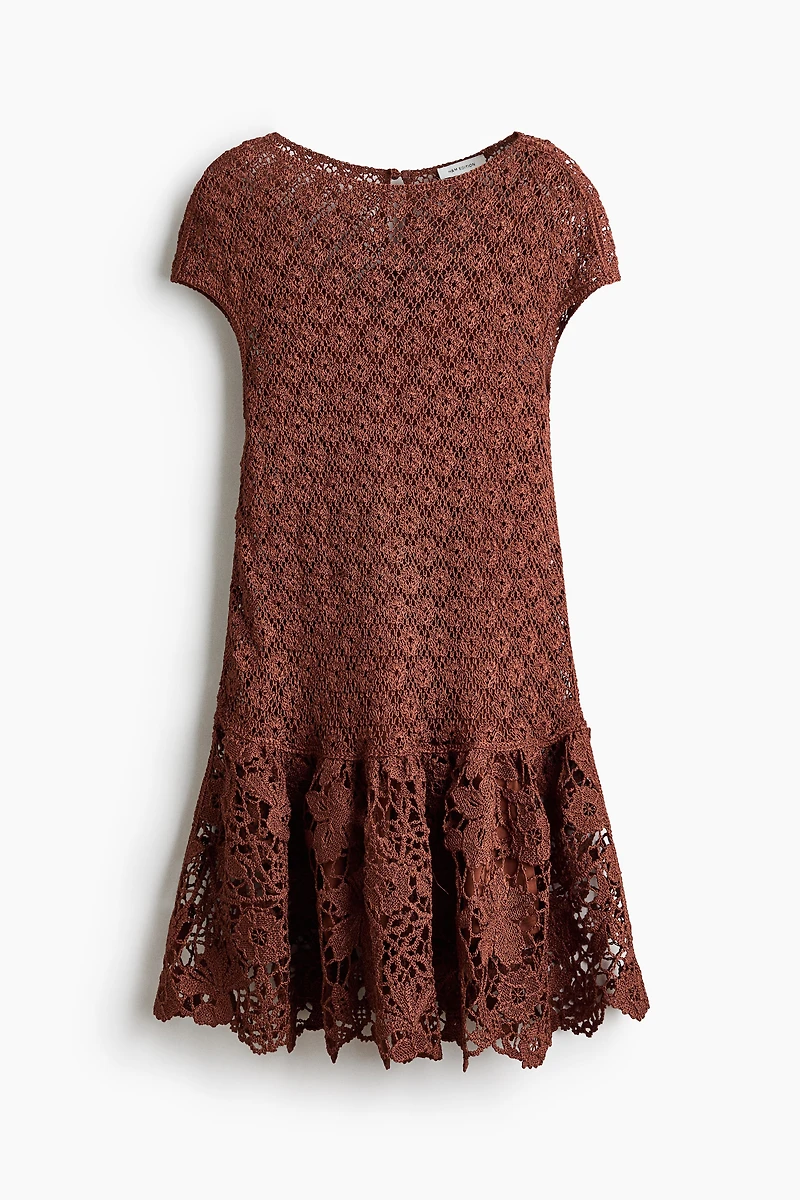 Robe d’aspect crochet avec jupe évasée