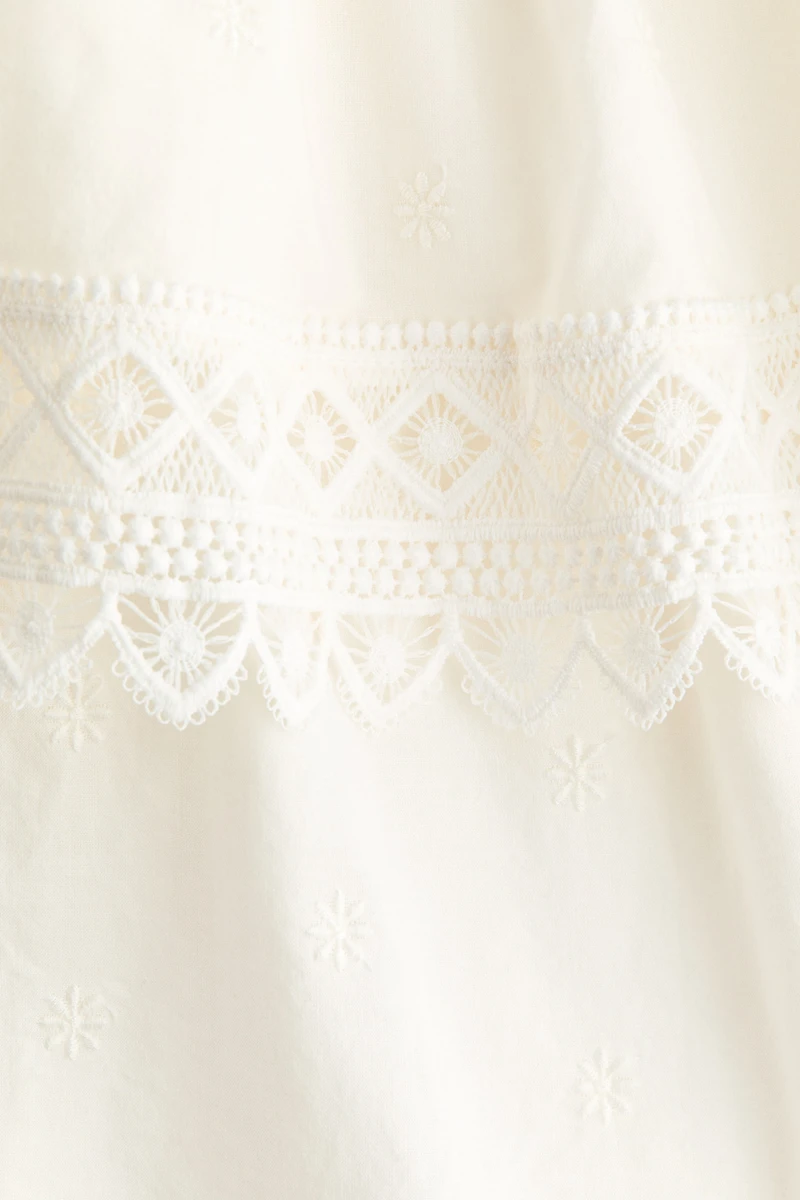 Robe en coton avec dentelle