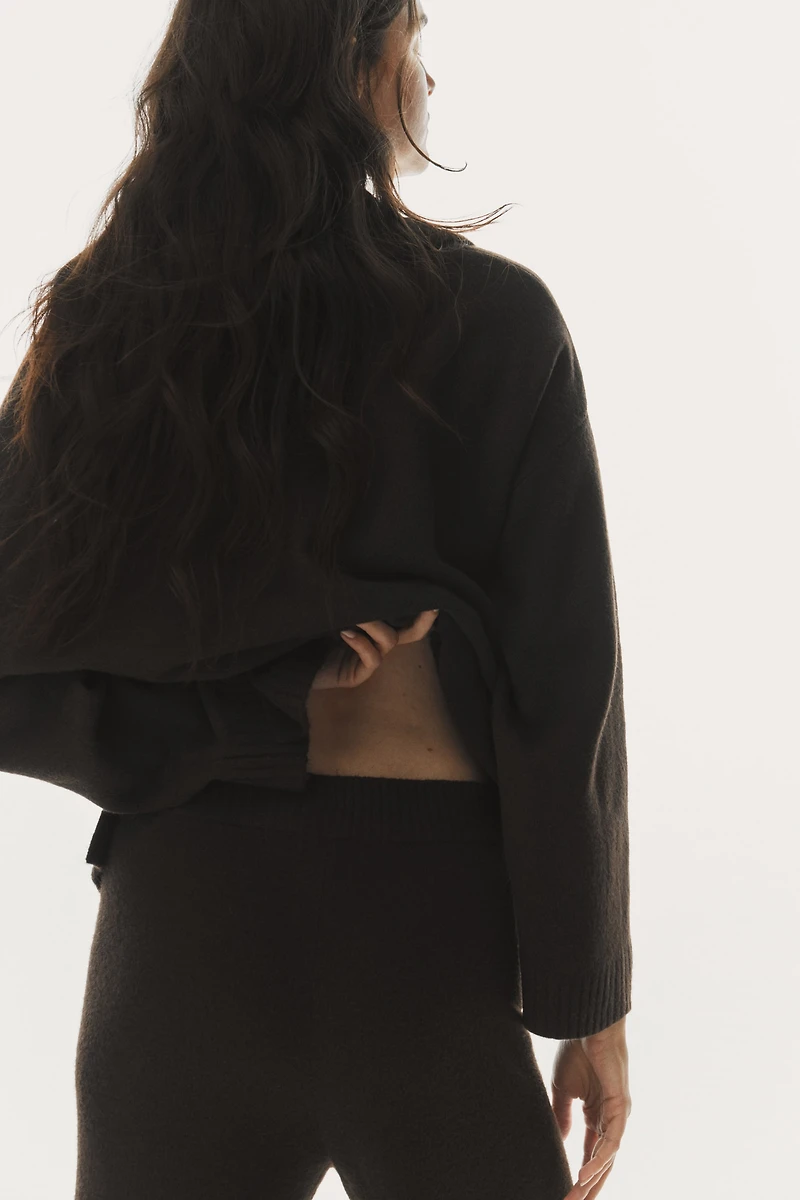 Fine-knit collared jumper