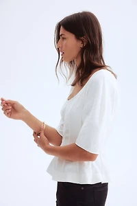 Blouse à encolure dégagée