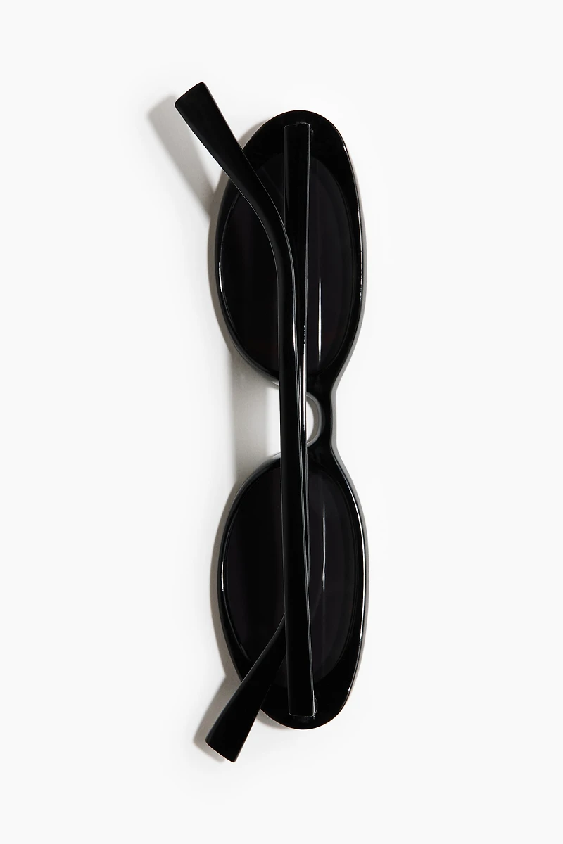 Slim sunglasses