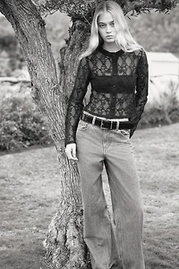 Hole-patterned cardigan