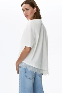 T-shirt asymétrique avec dentelle