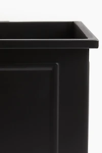 Hanging planter box