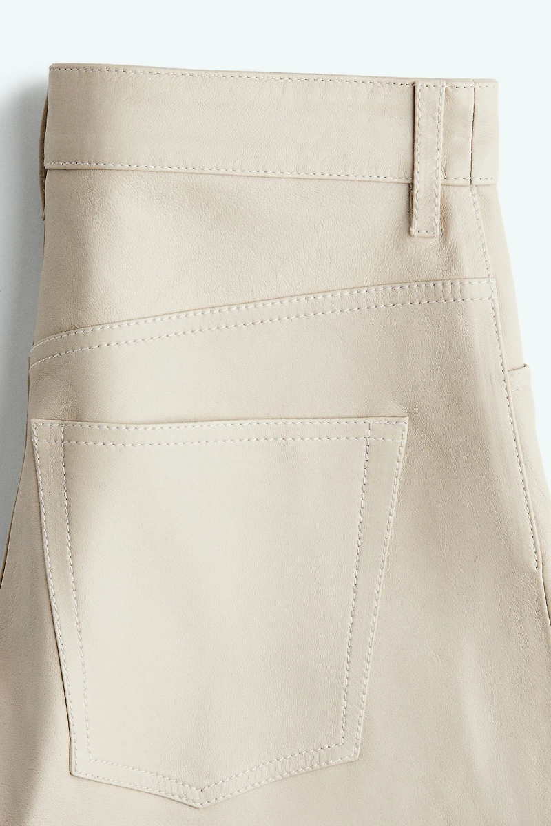Short en cuir