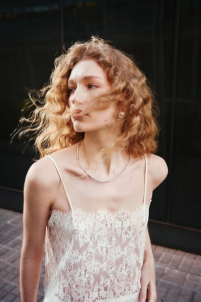 Haut en dentelle avec bretelles fines