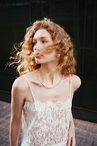 Haut en dentelle avec bretelles fines