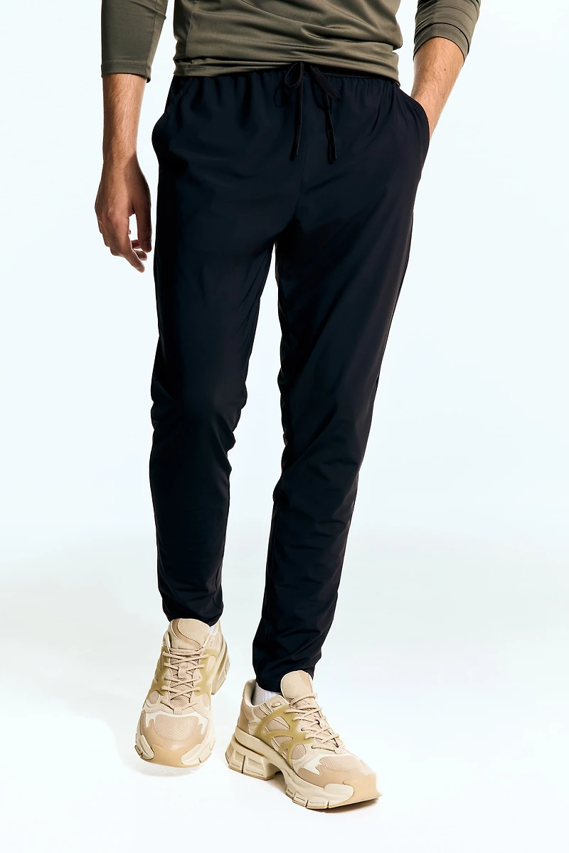Slim-Fit Sports Pants with DryMove™