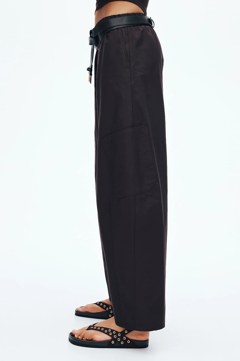 Balloon-Leg Cargo Pants