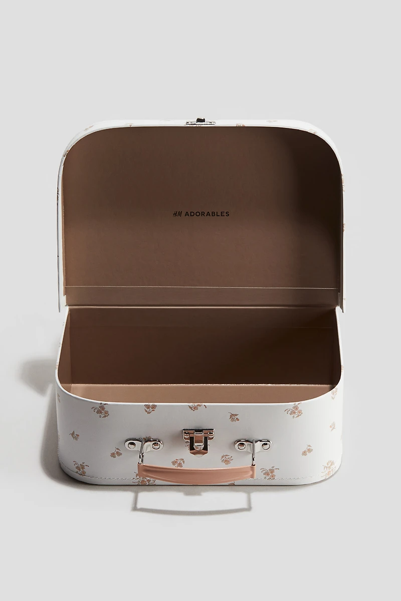 Valise en carton