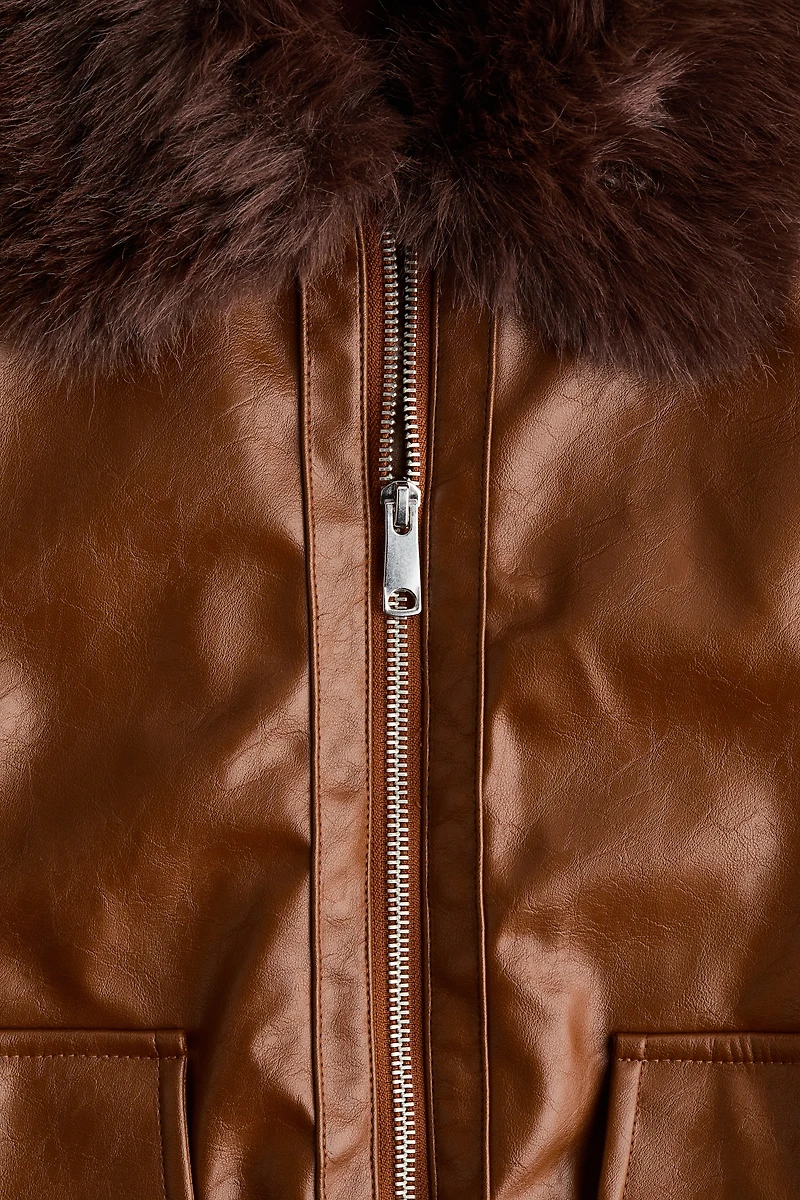 Veste avec col duveteux