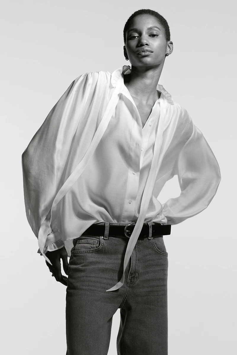 Blouse avec col à nouer