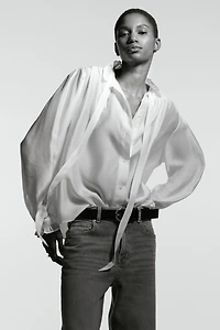 Blouse avec col à nouer